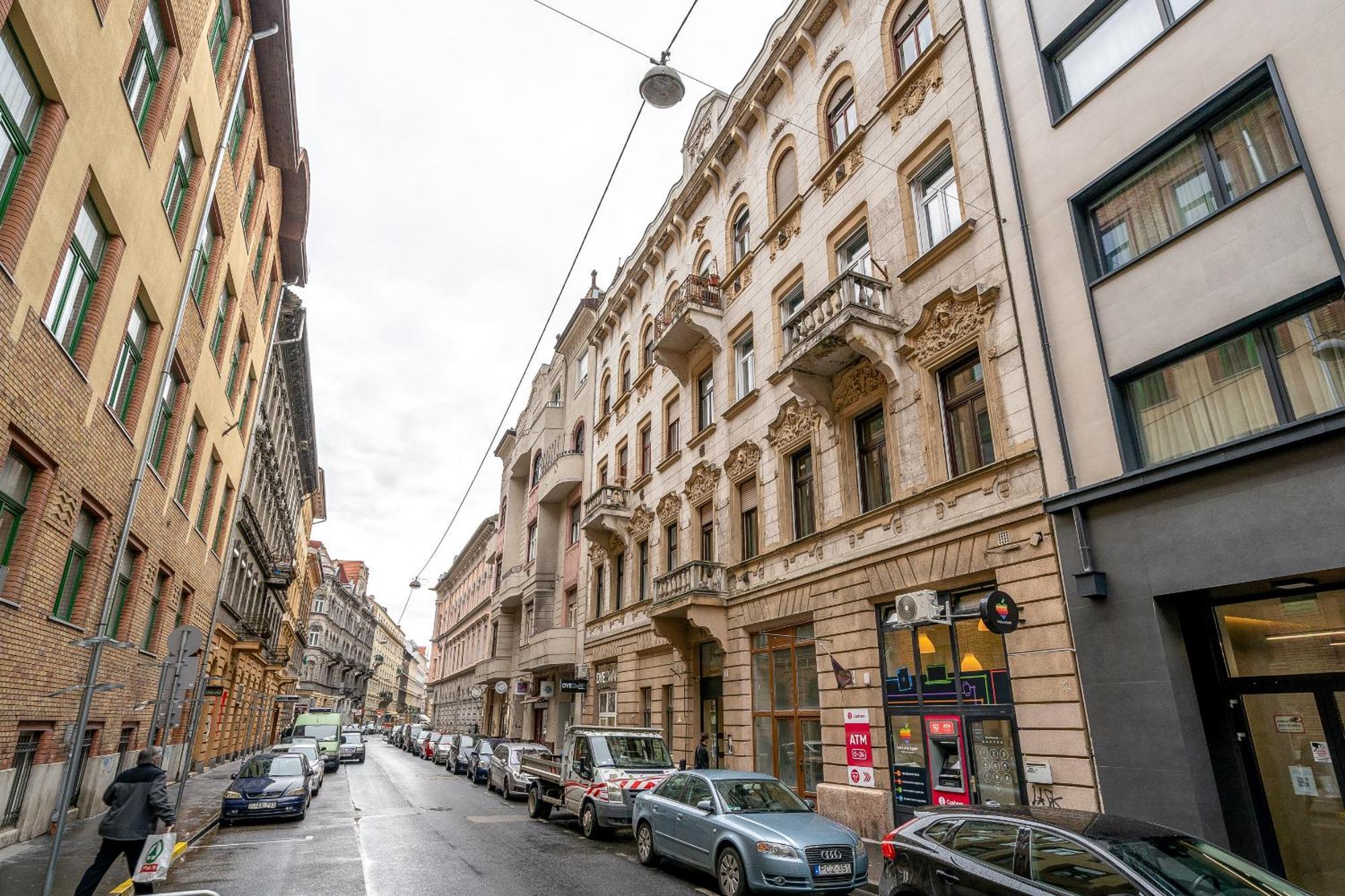 Budapest Magic Blue In Downtown Εξωτερικό φωτογραφία