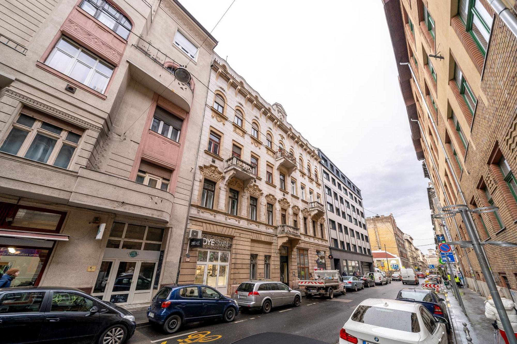 Budapest Magic Blue In Downtown Εξωτερικό φωτογραφία